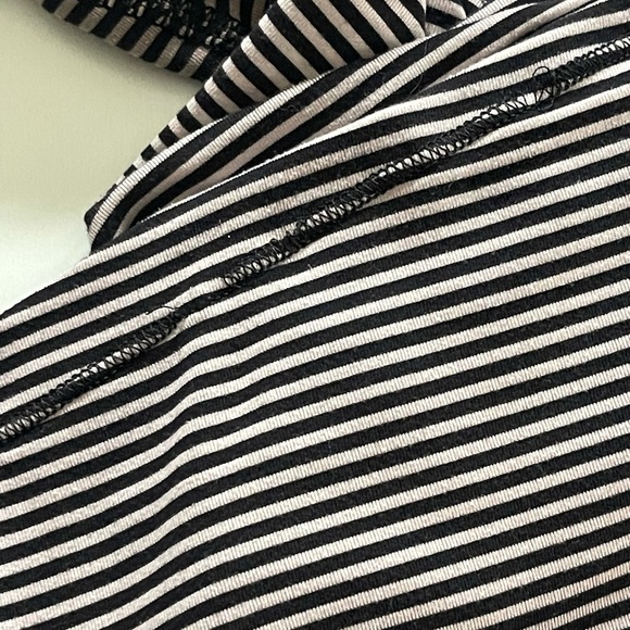 Lululemon Women's Medium The Sunset Salutation Long Sleeve Wrap Top Black Gray - Picture 9 of 10